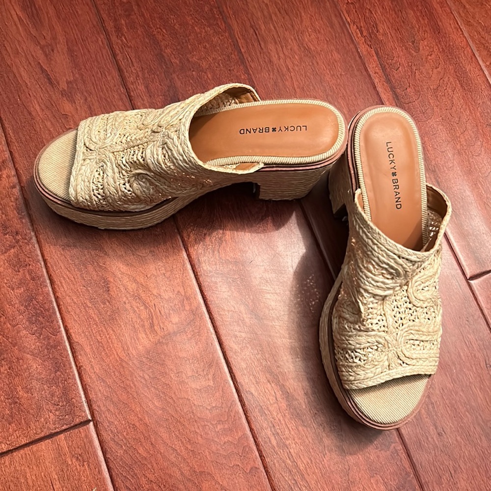 Crochet platform heels